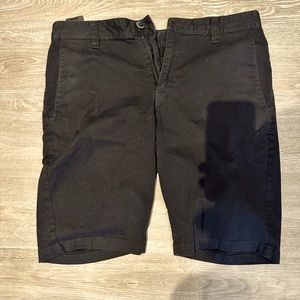 Volcom men’s shorts size 32